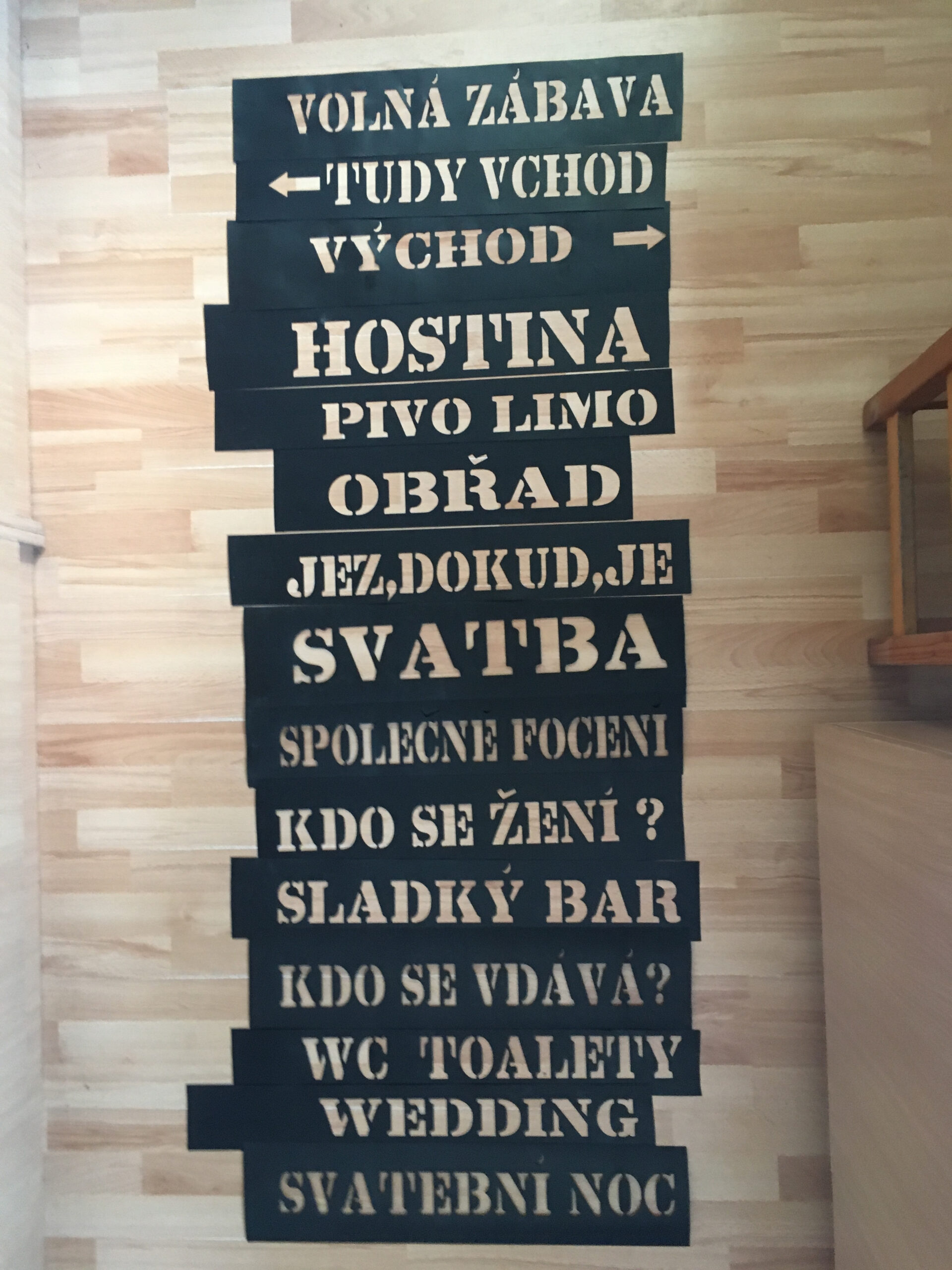 ŠABLONY - SVATEBNÍ TÉMATIKA-Gothic nebo Army